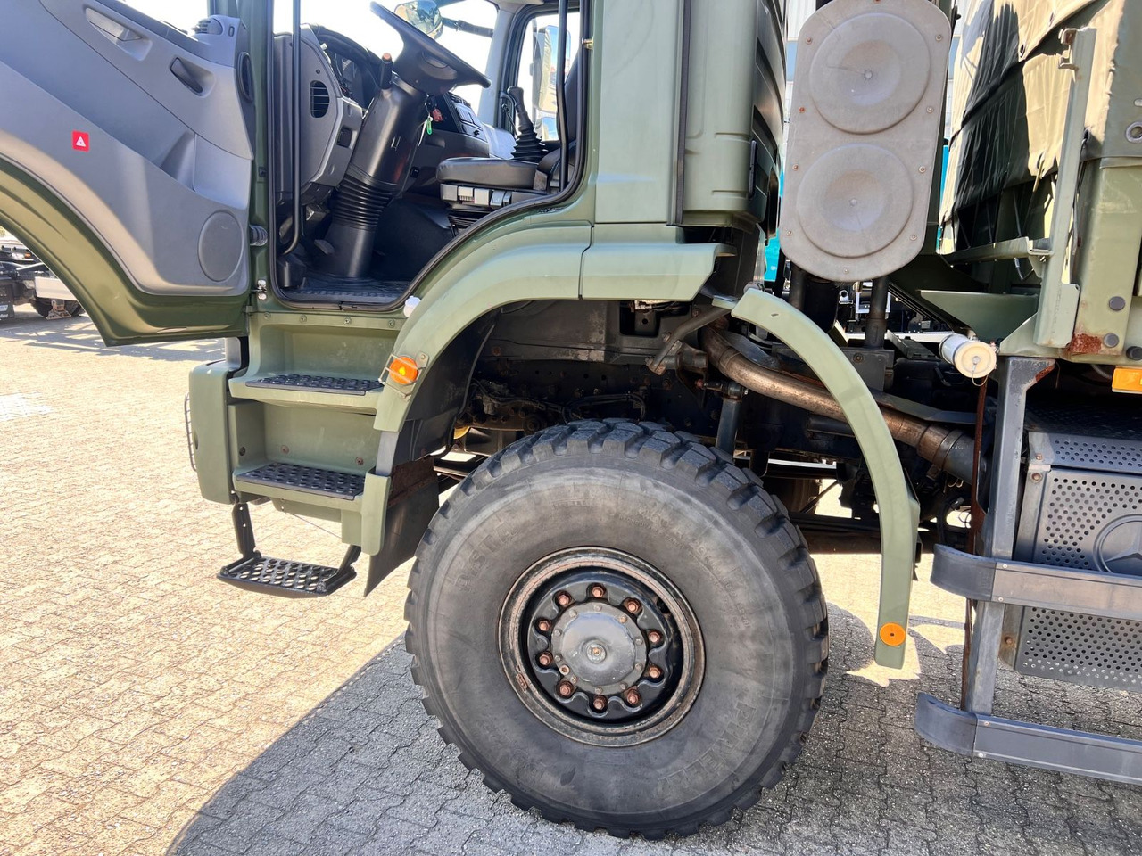 Mercedes-Benz 1829 A Axor 4x4 EX- 31 TKM Camper Expedi - Curtainsider truck: picture 5 Mercedes-Benz 1829 A Axor 4x4 EX- 31 TKM Camper Expedi - Curtainsider truck: picture 5