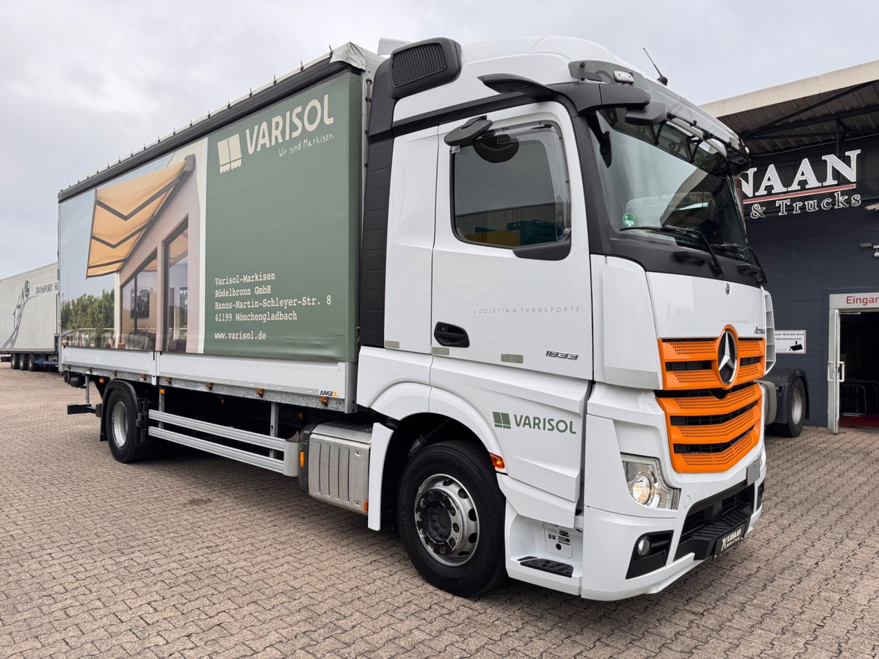Mercedes-Benz 1833 Actros 5 StreamSPace LBW - Curtainsider truck: picture 1 Mercedes-Benz 1833 Actros 5 StreamSPace LBW - Curtainsider truck: picture 1