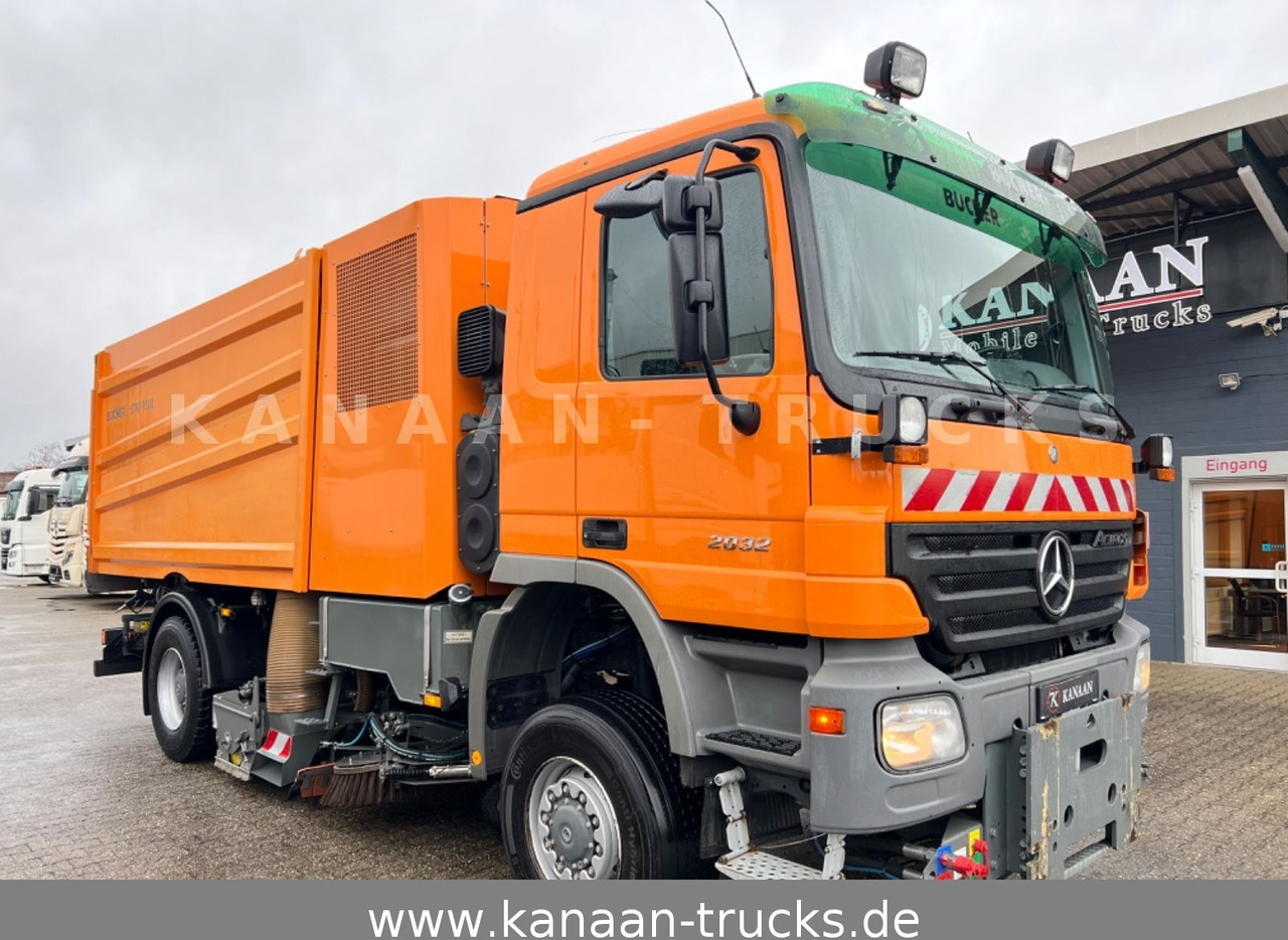 Mercedes-Benz 2032 Actros 4x4 Bucher STKF 9500 AIRPORT KLIMA - Road sweeper: picture 2 Mercedes-Benz 2032 Actros 4x4 Bucher STKF 9500 AIRPORT KLIMA - Road sweeper: picture 2