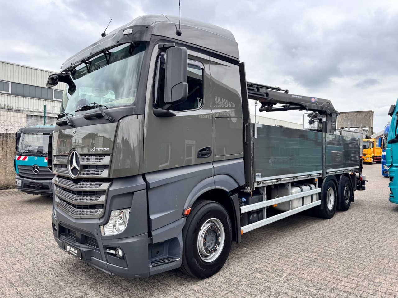 Mercedes-Benz 2545 Actros 4 Baustoffkran HMF Hochdach - Crane truck: picture 3 Mercedes-Benz 2545 Actros 4 Baustoffkran HMF Hochdach - Crane truck: picture 3