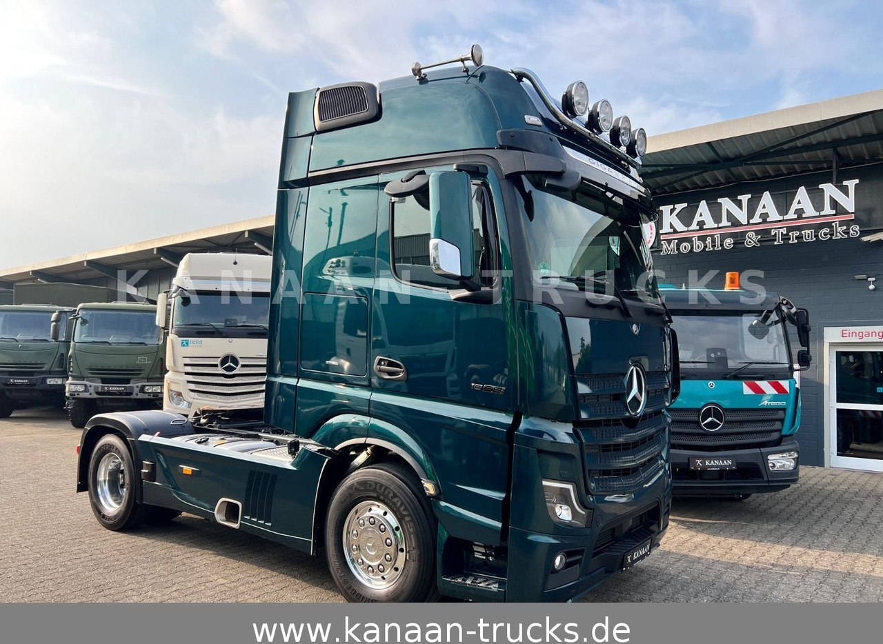 Mercedes-Benz 1858 LS Actros 5 GigaSpace leder Xenon 1860 1863 - Tractor unit: picture 1 Mercedes-Benz 1858 LS Actros 5 GigaSpace leder Xenon 1860 1863 - Tractor unit: picture 1