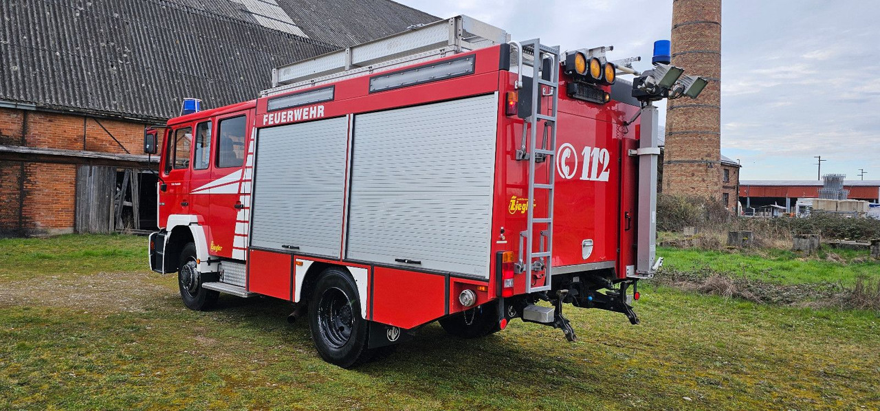MAN Feuerwehr Löschfahrzeug 14.264 Autobomba - Truck: picture 3 MAN Feuerwehr Löschfahrzeug 14.264 Autobomba - Truck: picture 3