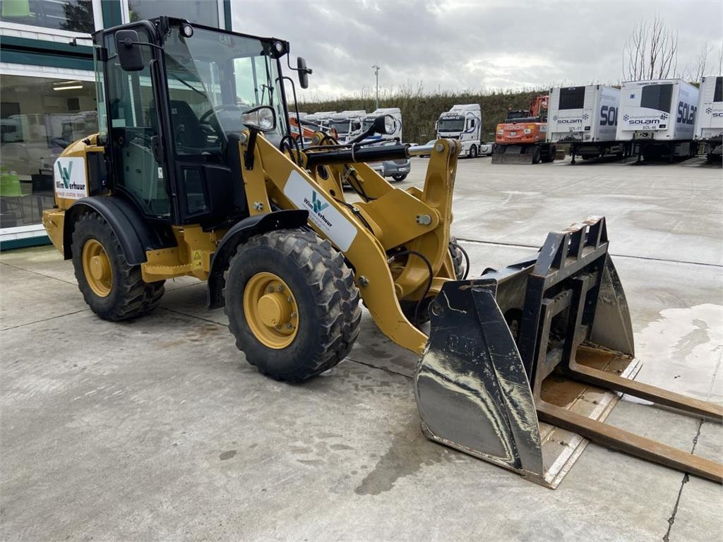CAT 906M (7164) - Compact loader: picture 3 CAT 906M (7164) - Compact loader: picture 3