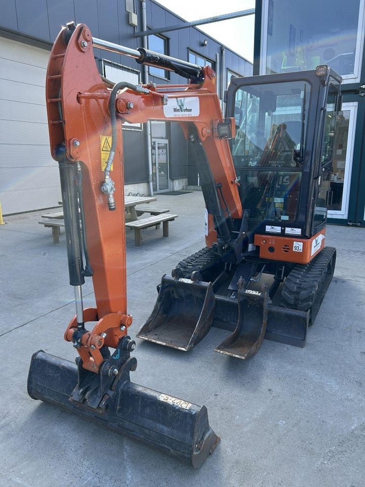 Hitachi ZX26U-6 (9989) - Mini excavator: picture 4 Hitachi ZX26U-6 (9989) - Mini excavator: picture 4