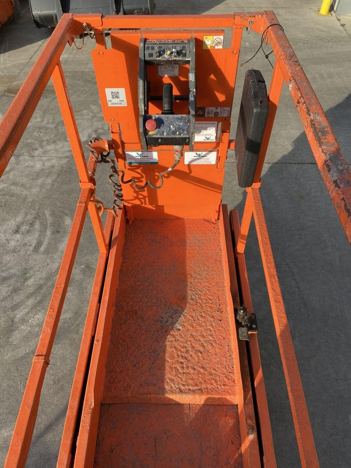 JLG 1930ES (4520) - Scissor lift: picture 4 JLG 1930ES (4520) - Scissor lift: picture 4
