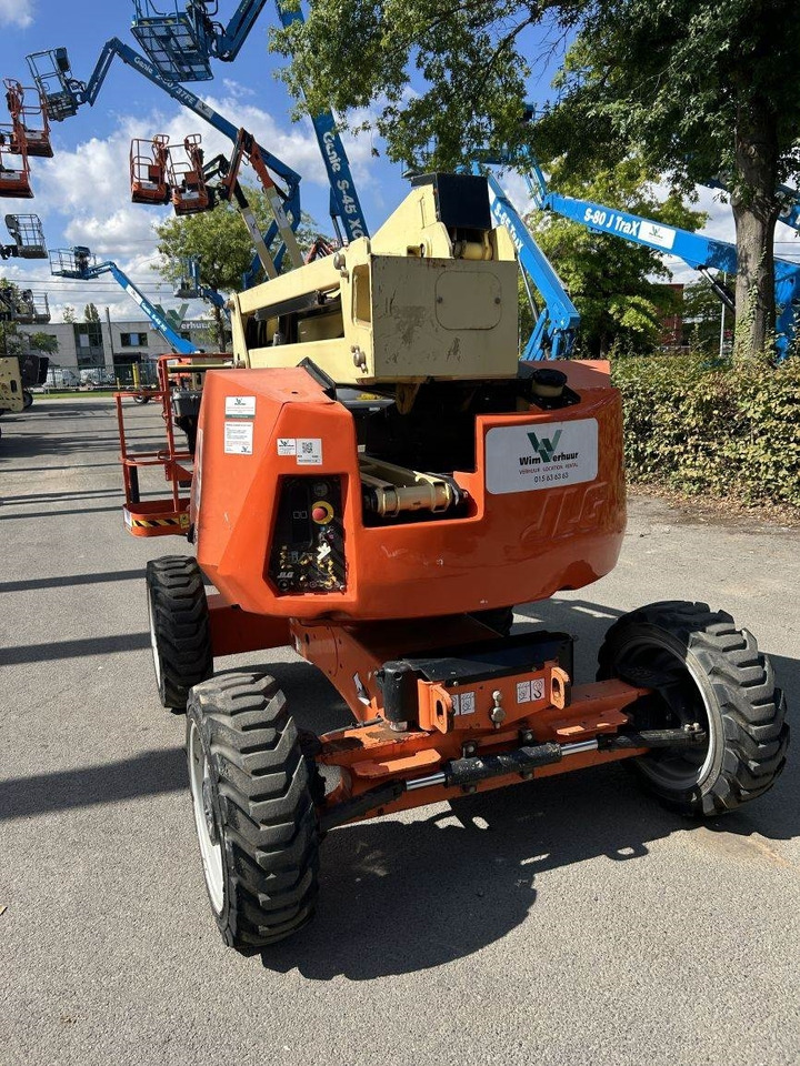 JLG 340AJ (4566) - Articulated boom: picture 5 JLG 340AJ (4566) - Articulated boom: picture 5
