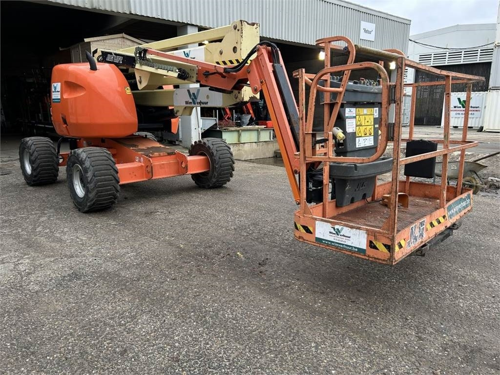 JLG 450AJ (3216) - Articulated boom: picture 5 JLG 450AJ (3216) - Articulated boom: picture 5