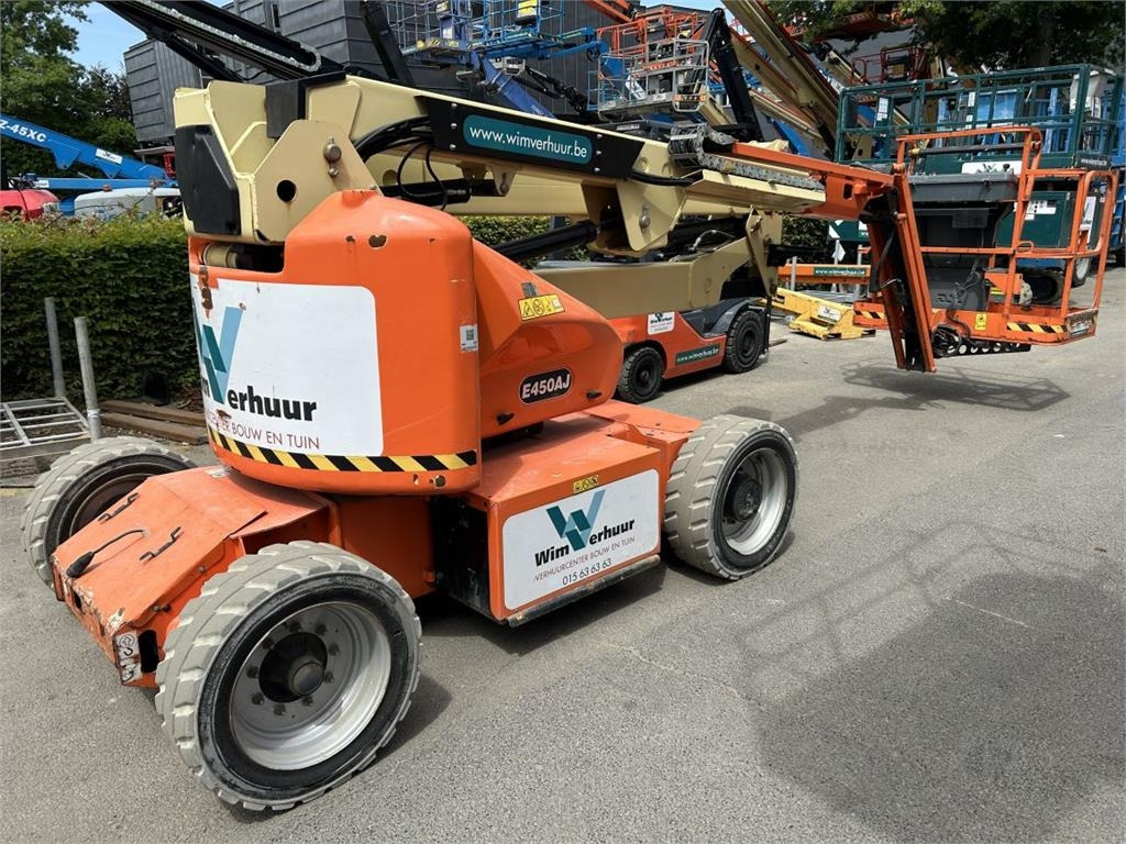 JLG E450AJ (2005) - Articulated boom: picture 4 JLG E450AJ (2005) - Articulated boom: picture 4