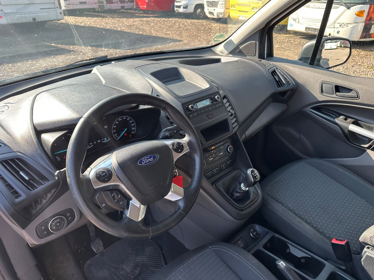 Ford Grand Tourneo 1.5 EcoBlue 74kW Auto Trend - Passenger van: picture 4 Ford Grand Tourneo 1.5 EcoBlue 74kW Auto Trend - Passenger van: picture 4