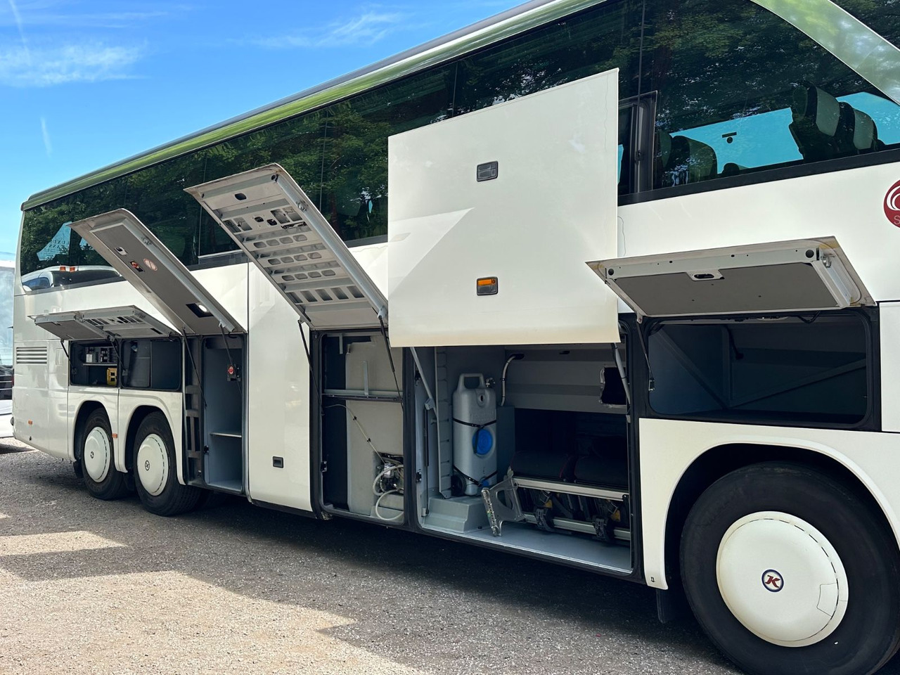 Setra S 416 HDH (Motor neu*TOP) - Coach: picture 4 Setra S 416 HDH (Motor neu*TOP) - Coach: picture 4